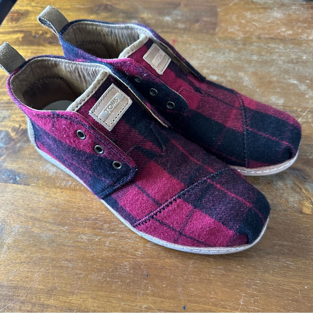 Toms Bota Women Red/Black‎ Wool Blend Buffalo Check Plaid Felt Booties Shoes 6.5